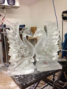 Ice Decor Sculpture kissing swans